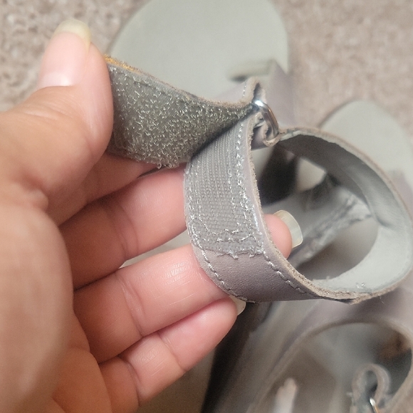 Sorel Women's Gray Sandals - Picture 11 of 12
